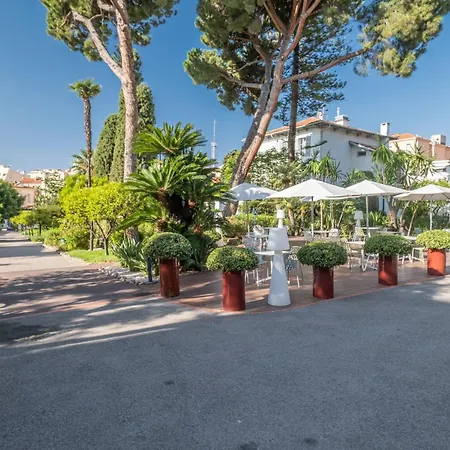 Mileade L'orangeraie - 3* Мантон
